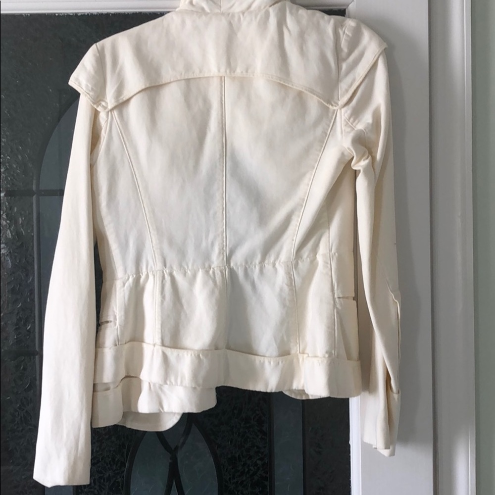 Blazer - Picture 3 of 3